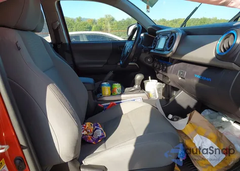 2017 Toyota Tacoma Sr5 V6 z USA, uszkodzony, nr VIN 3TMCZ5AN2HM095437